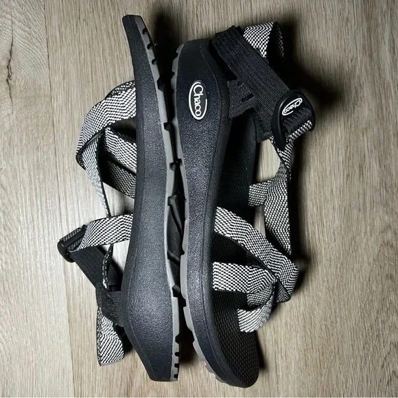 Chaco Women’s Z/Cloud 2 Excite Black and White Sandals Size 9 - Picture 3 of 7